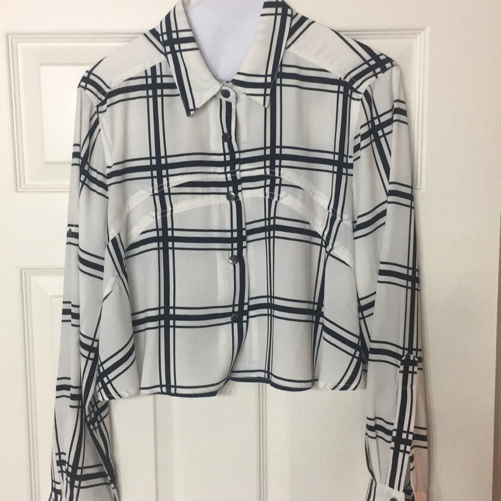 Black and White Crop Top Blouse
